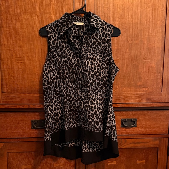 Tops - URBAN DICTION Leopard Print Sleeveless Button Down Top